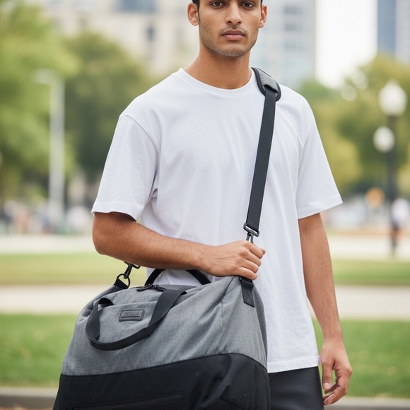 Kyodan Large Gray Duffel Gym Bag Wet/Dry Pocket Travel Weekender Unisex - Picture 2 of 10